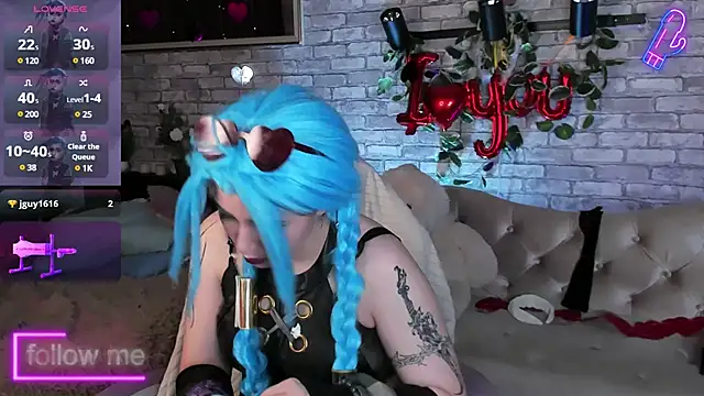 Alex Howell online show from 02.13.25