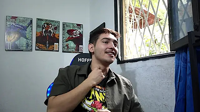 Snapshot of DiegoRogue_ chatting on 02.18.25 DiegoRogue online show from 02.18.25