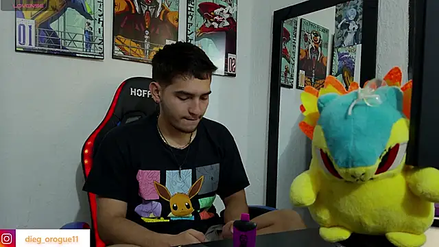 Snapshot of DiegoRogue_ chatting on 03.19.25 DiegoRogue online show from 03.19.25