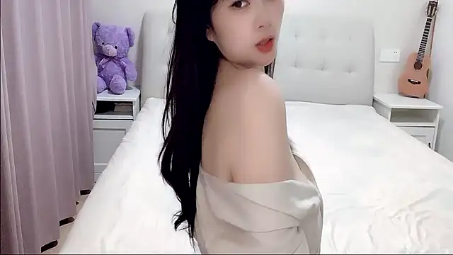 Snapshot of aisha123123 chatting on 10.25.25 aisha123123 online show from 10.25.25