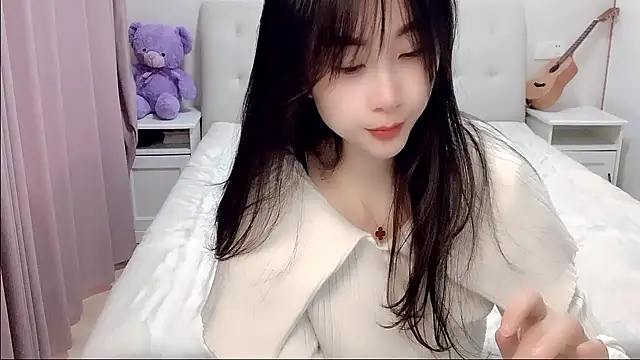 Snapshot of aisha123123 chatting on 10.31.25 aisha123123 online show from 10.31.25