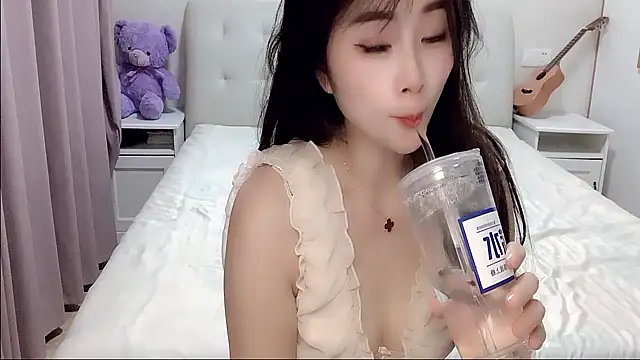 Snapshot of aisha123123 chatting on 11.01.25 aisha123123 online show from 11.01.25