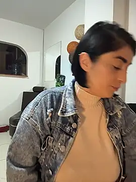 Snapshot of karenlennox1 chatting on 06.06.26 karenlennox1 online show from 06.06.26
