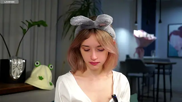 EdlinHargus online show from 02.13.25