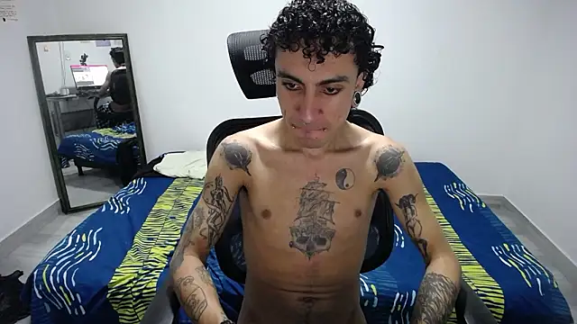 Snapshot of present_the_magic chatting on 03.17.26 present the magic online show from 03.17.26