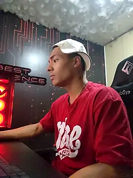 Snapshot of Jhonyblack_1 chatting on 11.05.25 Jhonyblack 1 online show from 11.05.25