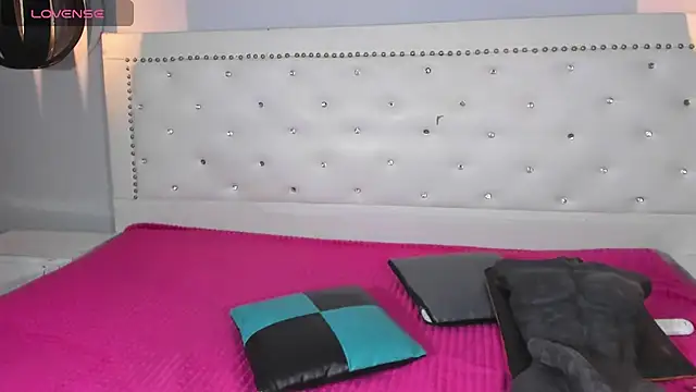 Snapshot of Georgis_ chatting on 12.09.24 Georgis online show from 12.09.24