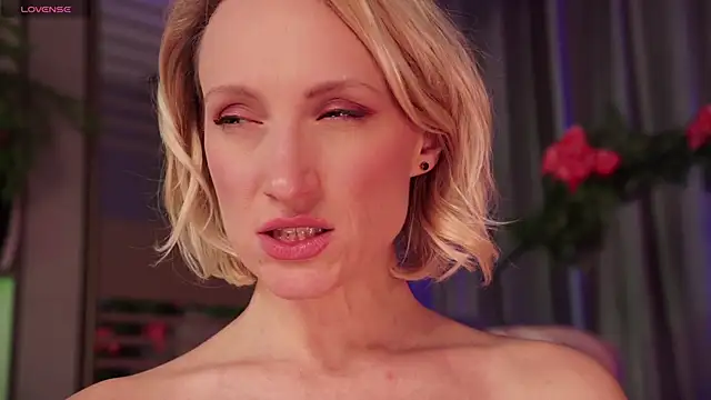 UmaTruewoman online show from 01.02.25