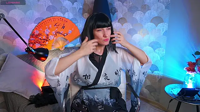 UmaTruewoman online show from 01.25.25