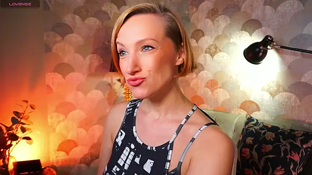 UmaTruewoman online show from 10.04.25