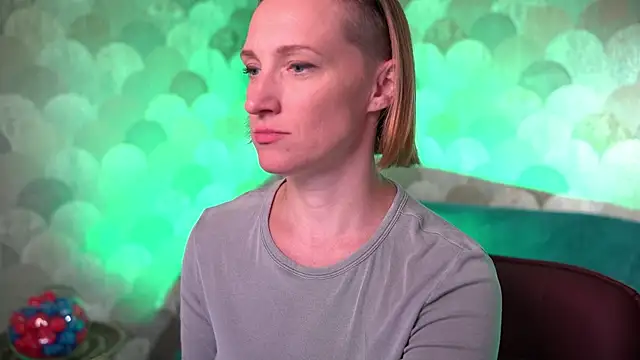 UmaTruewoman online show from 12.23.25