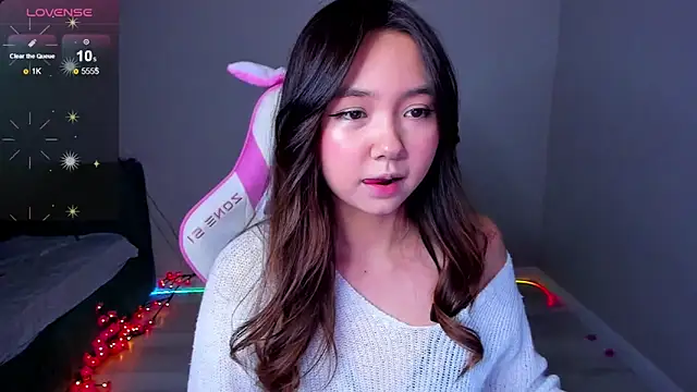 Fluffy Rose online show from 11.07.25