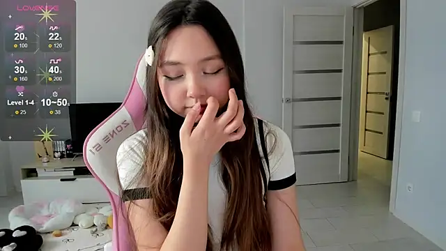 Fluffy Rose online show from 05.13.26