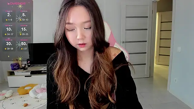 Fluffy Rose online show from 05.29.26