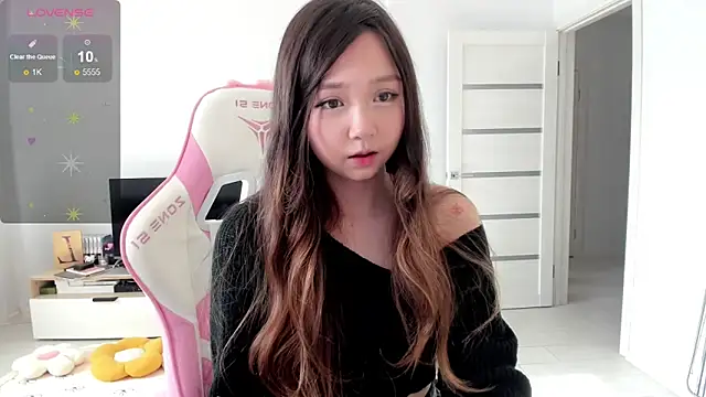Fluffy Rose online show from 06.08.26