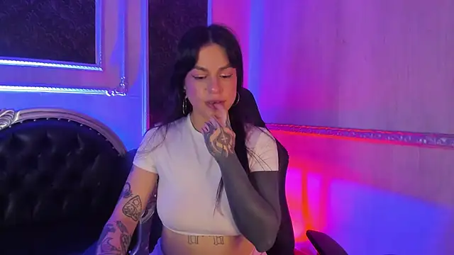 Snapshot of MeganDraco_ chatting on 05.26.26 MeganDraco online show from 05.26.26