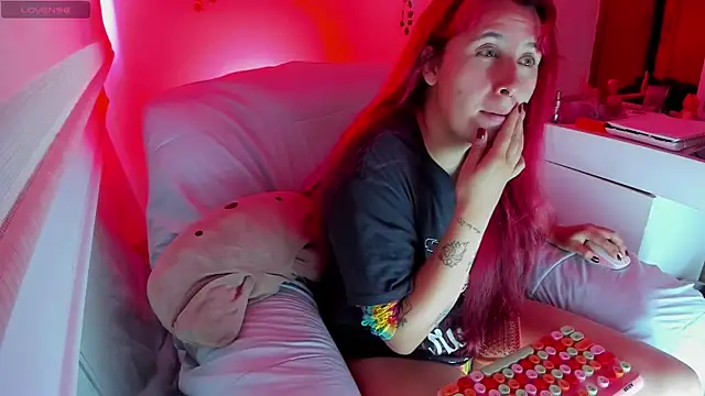 bonnie moon  online show from 09.24.25