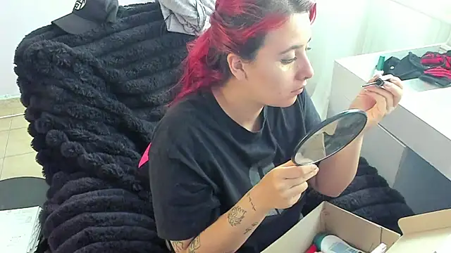 bonnie moon  online show from 10.10.25