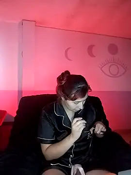 bonnie moon  online show from 10.20.25