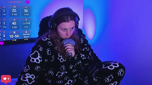 bonnie moon  online show from 03.17.26