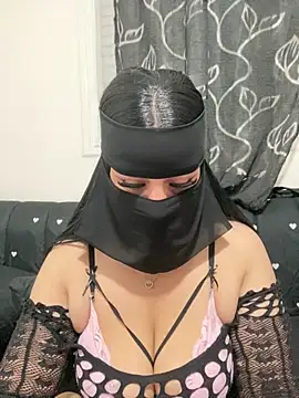 Snapshot of mari_layali chatting on 06.17.26 mari layali online show from 06.17.26