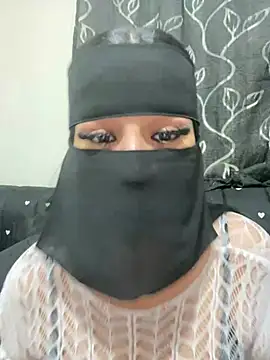 Snapshot of mari_layali chatting on 06.23.26 mari layali online show from 06.23.26