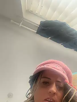 Haleytightlips1986 online show from 04.17.26