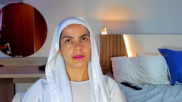 ClaraMariaMon online show from 03.06.25