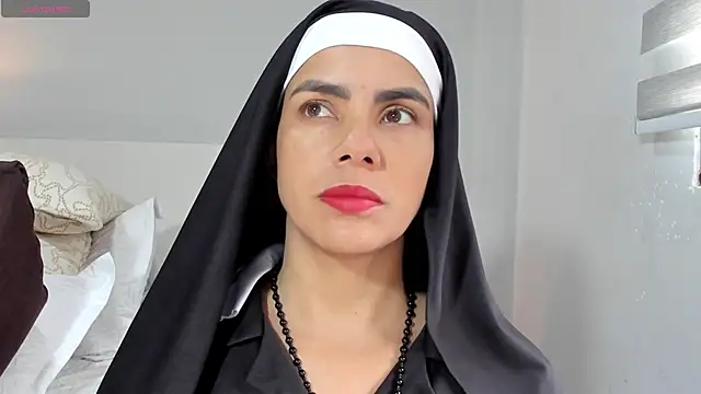 ClaraMariaMon online show from 04.11.26