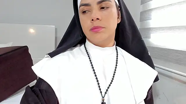 ClaraMariaMon online show from 04.23.26