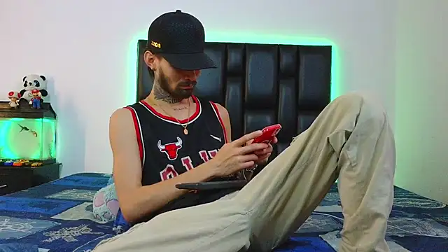 Snapshot of Brutal_Sex_Fucking chatting on 05.28.26 Brutal Sex Fucking online show from 05.28.26