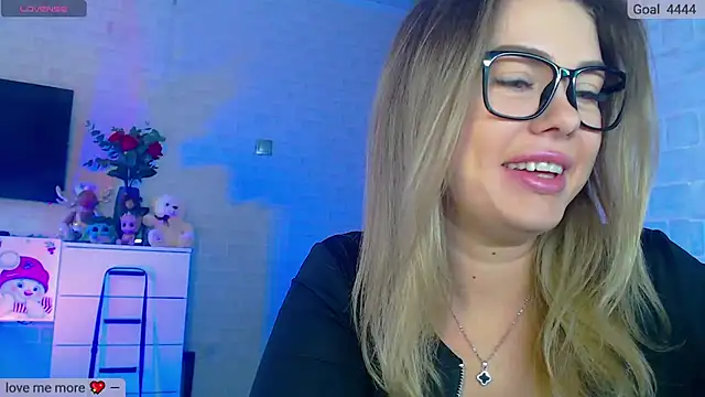 SuchCute online show from 03.10.25