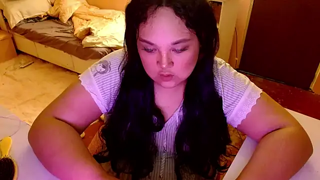 Snapshot of GiannaLopezSmith chatting on 09.29.25 GiannaLopezSmith online show from 09.29.25