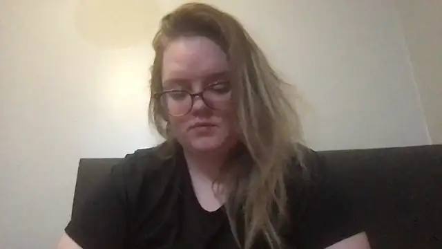 honeyyy24 online show from 12.14.25