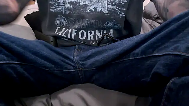 Snapshot of JohnnyKorrupt_ chatting on 10.30.25 JohnnyKorrupt  online show from 10.30.25