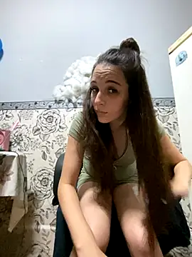Snapshot of Amira_17 chatting on 10.23.25 Amira 17 online show from 10.23.25