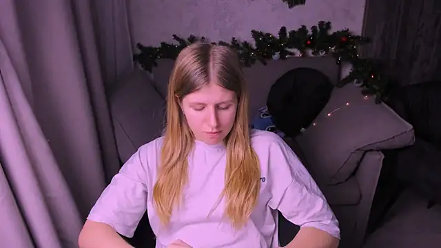 Snapshot of kirraa_ chatting on 12.13.24 kirraa  online show from 12.13.24