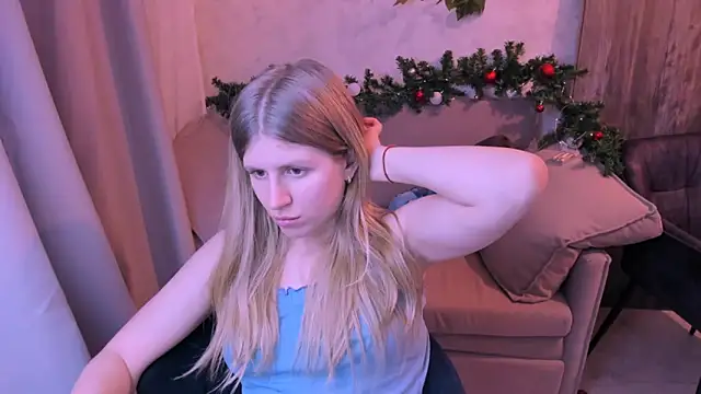 Snapshot of kirraa_ chatting on 12.14.24 kirraa  online show from 12.14.24