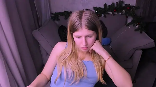 Snapshot of kirraa_ chatting on 12.16.24 kirraa  online show from 12.16.24