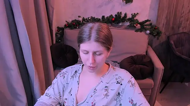 Snapshot of kirraa_ chatting on 12.19.24 kirraa  online show from 12.19.24