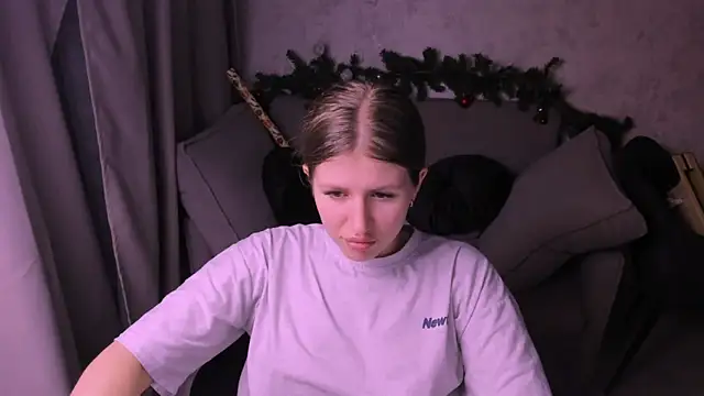 Snapshot of kirraa_ chatting on 12.25.24 kirraa  online show from 12.25.24