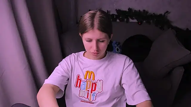 Snapshot of kirraa_ chatting on 12.28.24 kirraa  online show from 12.28.24