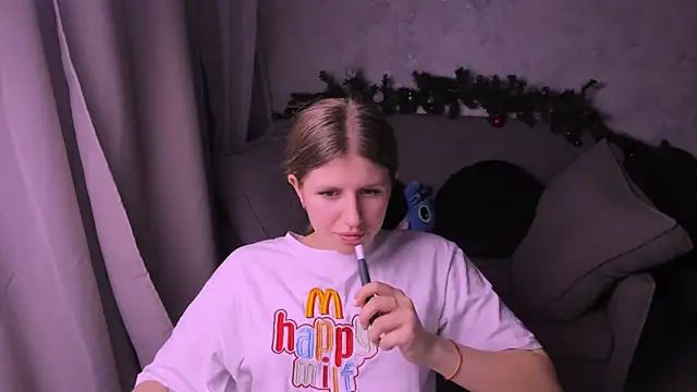 Snapshot of kirraa_ chatting on 12.29.24 kirraa  online show from 12.29.24