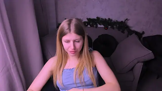 Snapshot of kirraa_ chatting on 12.29.24 kirraa  online show from 12.29.24