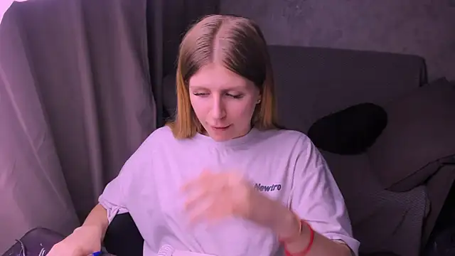 Snapshot of kirraa_ chatting on 02.02.25 kirraa  online show from 02.02.25