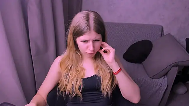 Snapshot of kirraa_ chatting on 02.05.25 kirraa  online show from 02.05.25