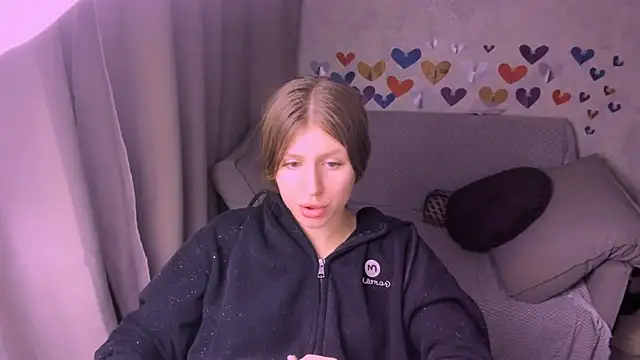 Snapshot of kirraa_ chatting on 02.14.25 kirraa  online show from 02.14.25