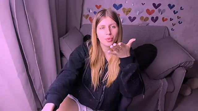 Snapshot of kirraa_ chatting on 02.15.25 kirraa  online show from 02.15.25