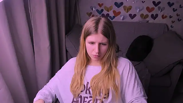 Snapshot of kirraa_ chatting on 02.15.25 kirraa  online show from 02.15.25