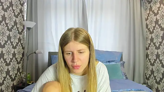 Snapshot of kirraa_ chatting on 09.16.25 kirraa  online show from 09.16.25